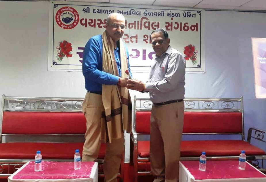 Donate Life Founder & President Nilesh Mandlewala was invited by Senior Citizen Anavil Samaj of Surat in their monsoon camp to talk about importance of organ donation.
